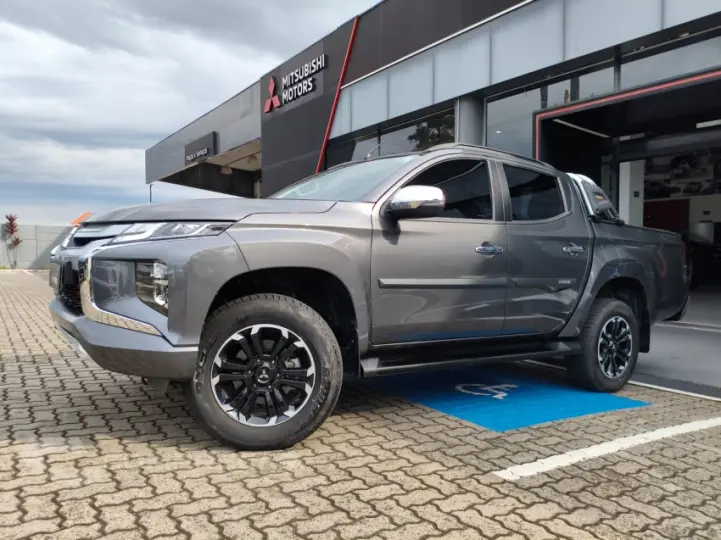 L200 TRITON 2.4 16V Turbo Sport HPE CD 4X4