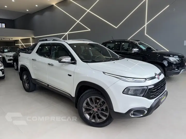 TORO 2.0 16V Turbo Ranch 4WD AT9