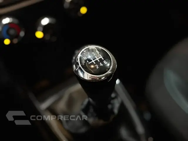 PRISMA - 1.4 MPFI LT 8V 4P MANUAL
