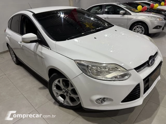FOCUS HATCH - 2.0 TITANIUM 16V 4P POWERSHIFT