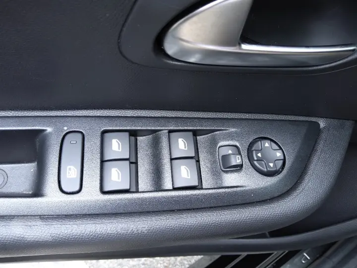 208 1.0 FIREFLY FLEX STYLE MANUAL