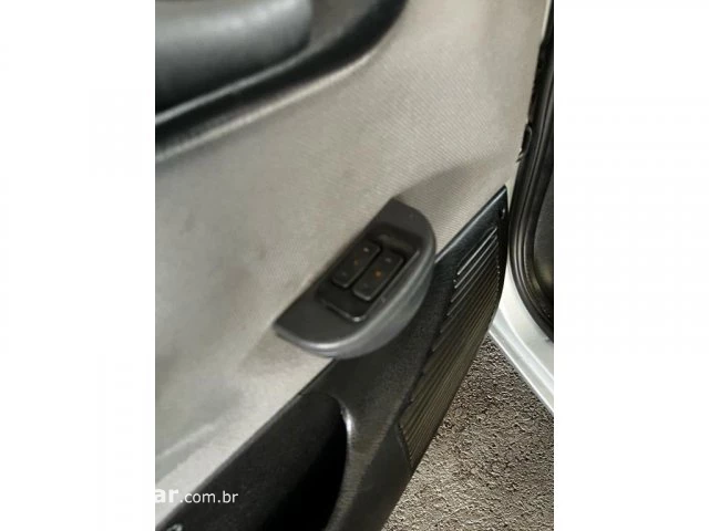 CLASSIC - 1.0 MPFI LS 8V 4P MANUAL