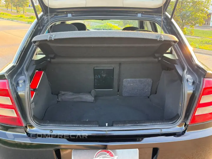 ASTRA 2.0 MPFI Advantage 8V