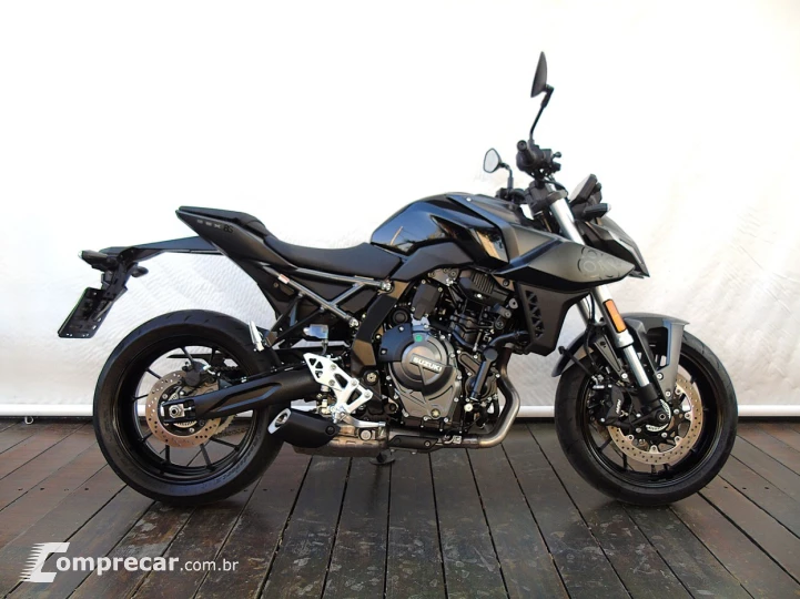 SUZUKI GSX-8S