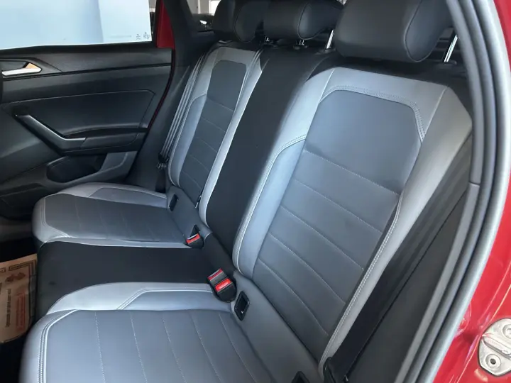 Nivus Highline 1.0 200 TSI Flex Aut.