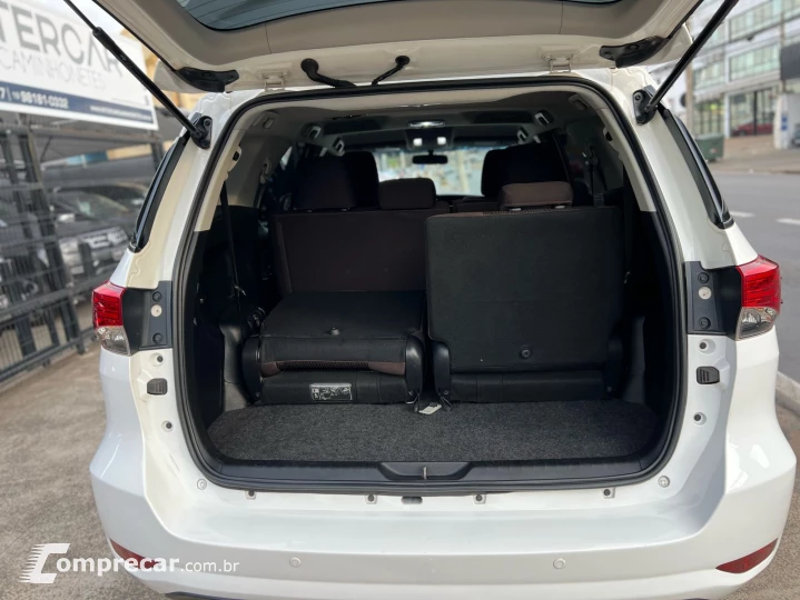 HILUX SW4 2.7 SR 7 Lugares 4X2 16V