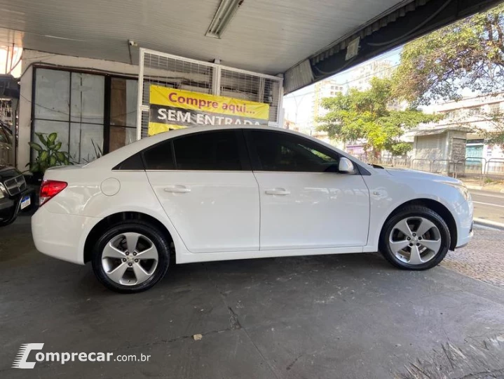 CRUZE SEDAN LT