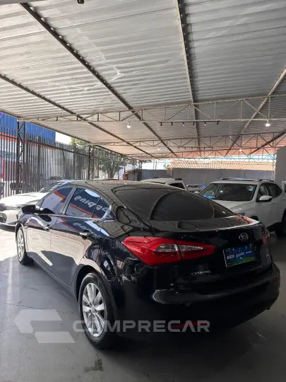 CERATO 1.6 E.213 Sedan 16V