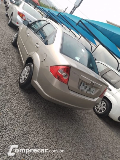 Fiesta Sedan 1.6 4P FLEX