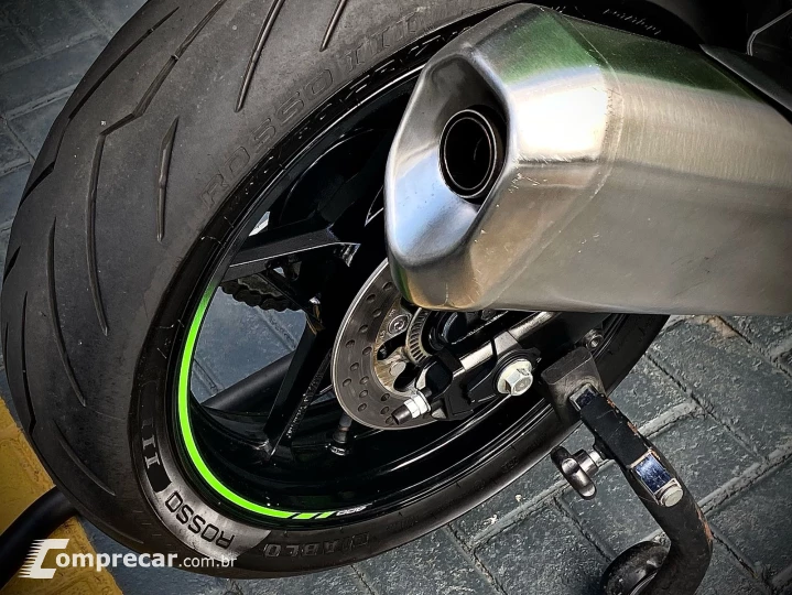 NINJA ZX-4R