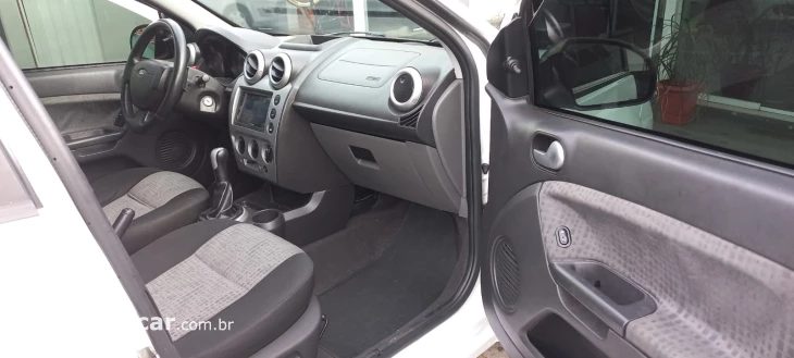 FIESTA 1.6 Rocam SE Sedan 8V