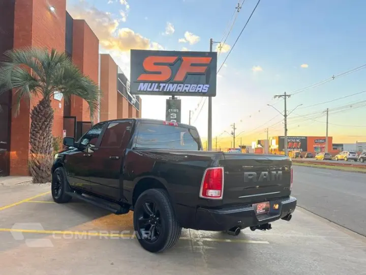 CLASSIC LARAMIE NIGHT ED. 5.7 4X4 AUT.