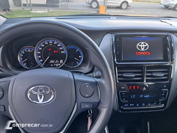 YARIS 1.5 16V FLEX SEDAN XL LIVE MULTIDRIVE
