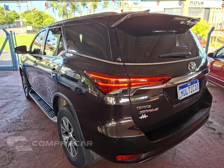 HILUX SW4 2.8 D-4d Turbo SRX 7L 4X4