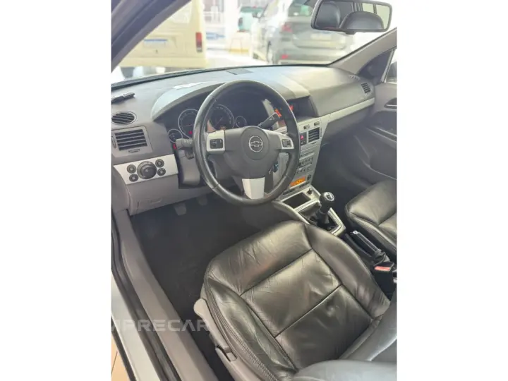 VECTRA 2.0 MPFI ELEGANCE 8V FLEX 4P MANUAL