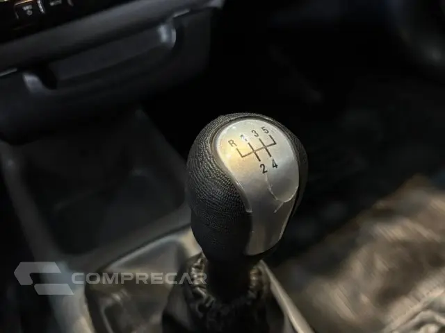 CLASSIC - 1.0 MPFI LS 8V 4P MANUAL