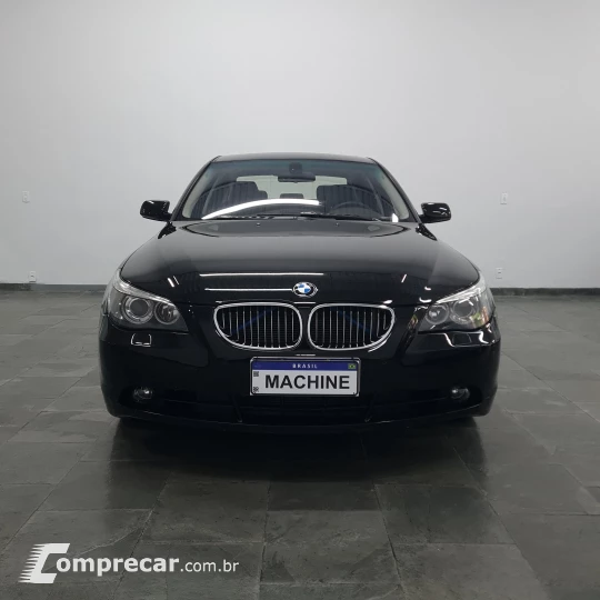 545I 4.4 Sedan V8 32V