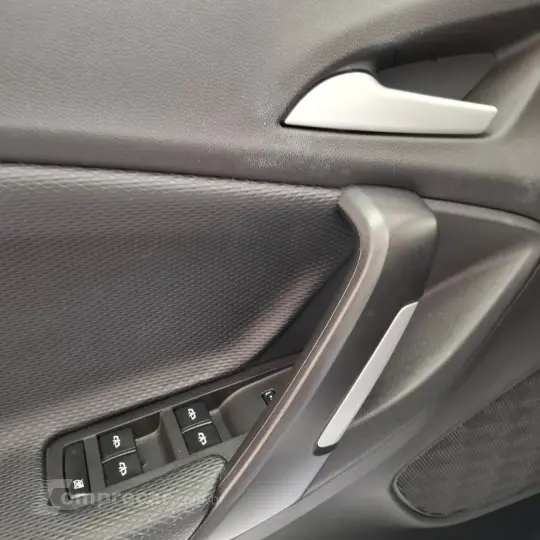 TRACKER LT 1.0 Turbo 12V Flex Aut.