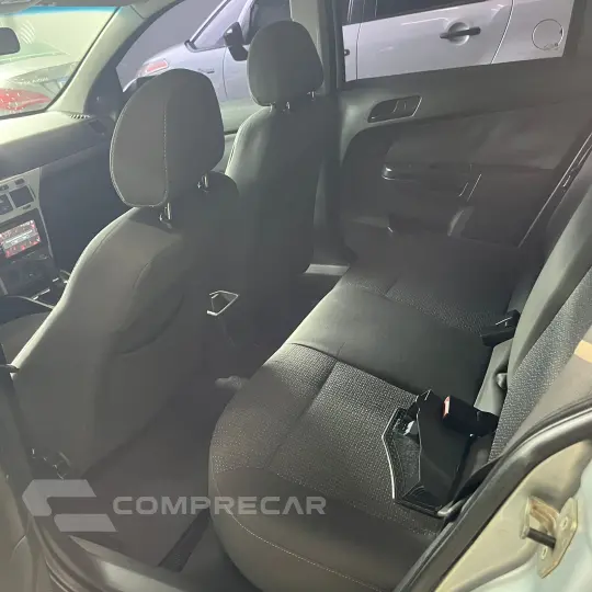 VECTRA 2.0 MPFI Expression 8V