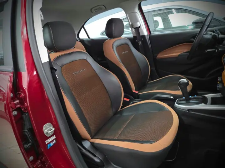 ONIX 1.4 MPFI ACTIV 8V FLEX 4P AUTOMATICO