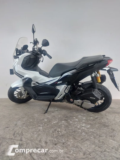 HONDA ADV