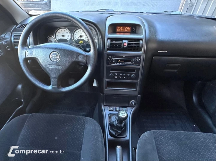 ASTRA 2.0 MPFI Advantage Sedan 8V
