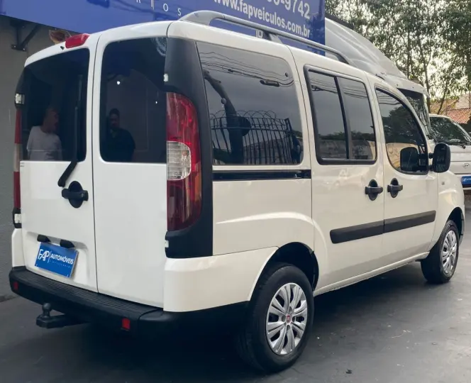 Doblo 1.8 16V 4P FLEX ESSENCE 7 LUGARES