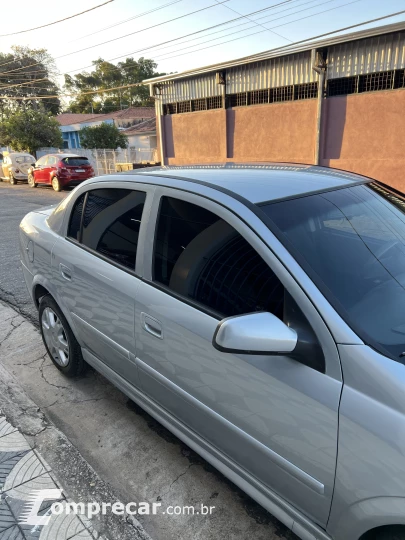 ASTRA 2.0 MPFI Advantage 8V