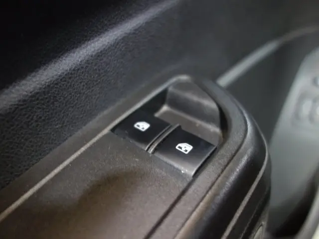 ONIX - 1.4 MPFI LT 8V 4P MANUAL