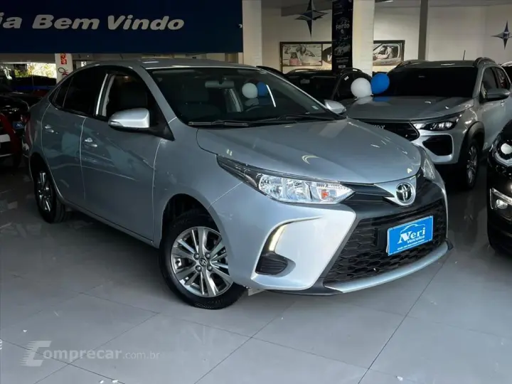 YARIS 1.5 16V FLEX SEDAN XL LIVE MULTIDRIVE