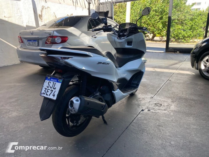 PCX 160