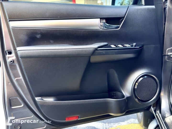 HILUX 2.8 D-4D TURBO DIESEL CD SRX 4X4 AUTOMÁTICO
