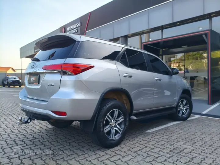 HILUX SW4 2.7 SR 4X2 16V