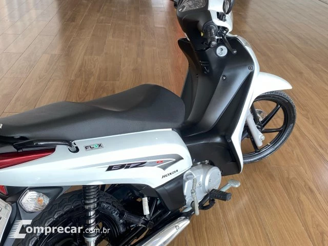 BIZ 125 EX - Utilitária