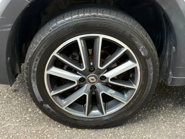 LOGAN 1.6 16V SCE Iconic