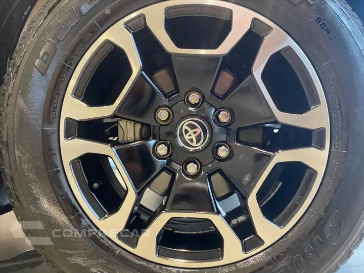 HILUX 2.8 D-4D TURBO DIESEL CD SRX 4X4 AUTOMÁTICO