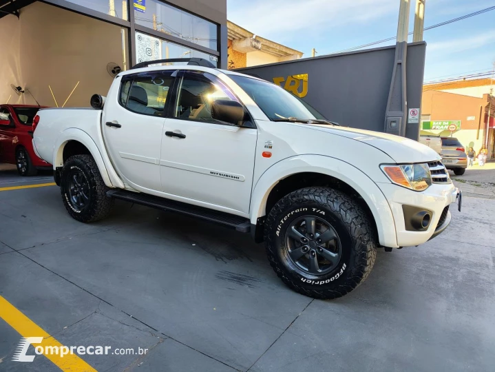 L200 Triton HLS 2.4 Flex 16V CD Mec.