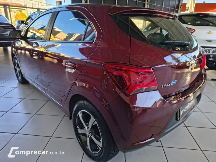 Onix Hatch 1.4 4P FLEX LTZ AUTOMÁTICO