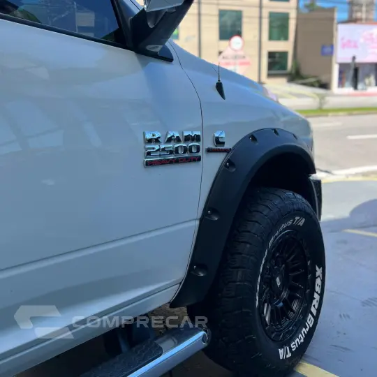 2500 6.7 I6 Turbo Laramie CD 4X4