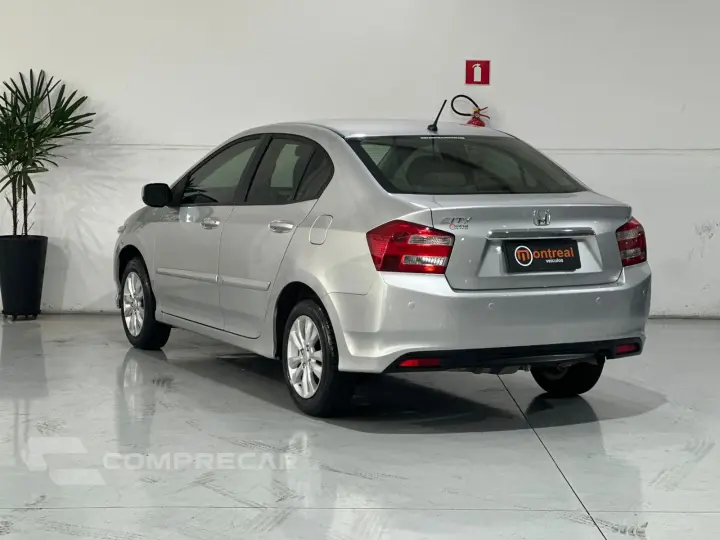 CITY 1.5 LX Sedan 16V