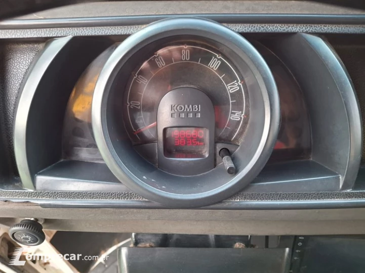 KOMBI 1.6 MI STD Escolar 8V
