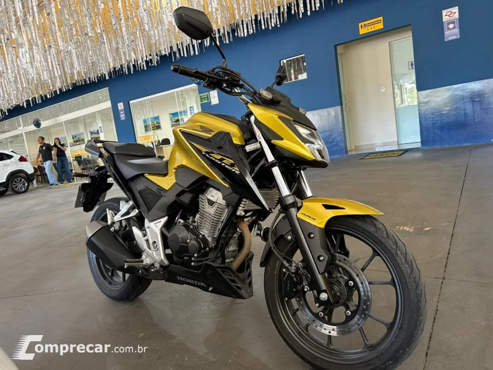 CB CB 300F Twister Flex