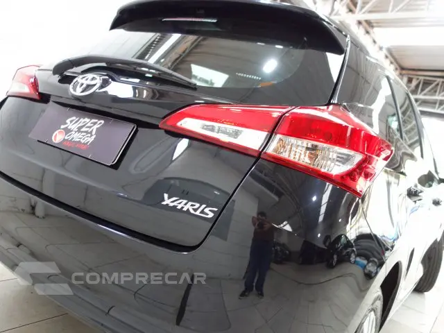 YARIS HATCH - 1.3 16V XL LIVE MANUAL
