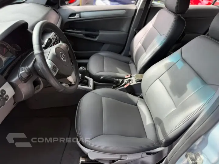 VECTRA 2.0 MPFI ELEGANCE 8V FLEX 4P MANUAL