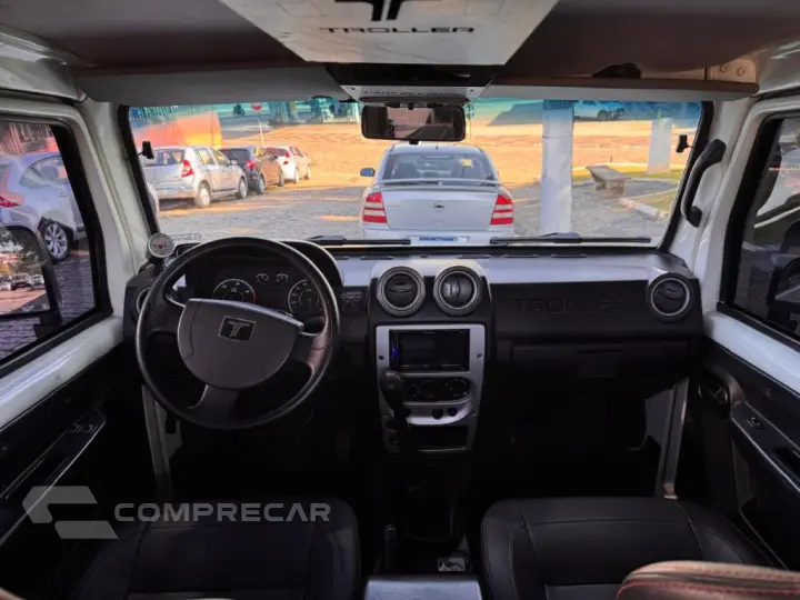 T-4 4x4 3.0 TB Int. Cap. Rígida Diesel