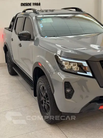 Frontier 2.3 16V PRO4X CABINE DUPLA 4X4 BI-TURBO DIESEL AUTO