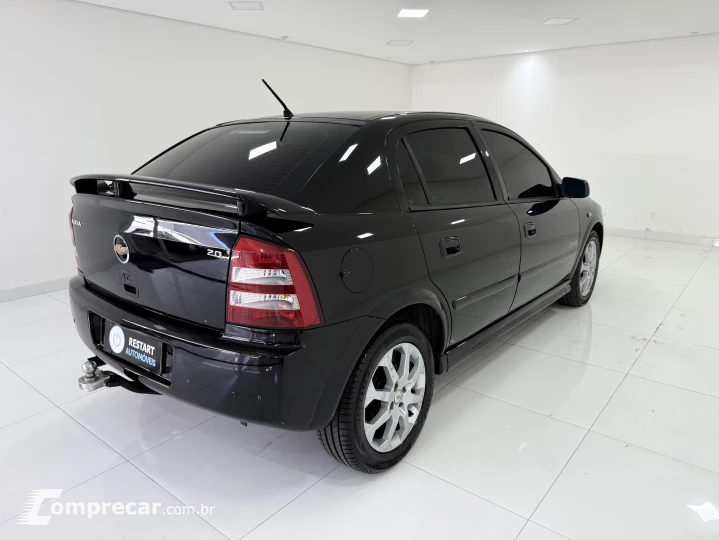 ASTRA 2.0 MPFI Advantage 8V