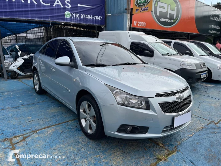 Cruze Sedan