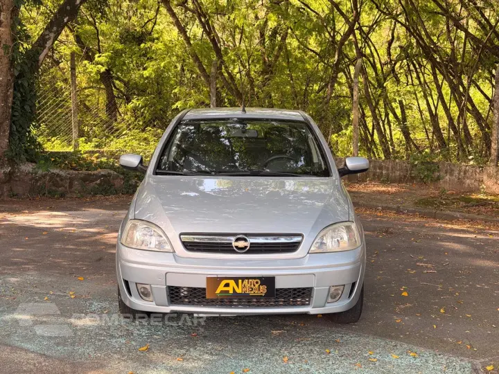 CORSA 1.4 MPFI Premium Sedan 8V