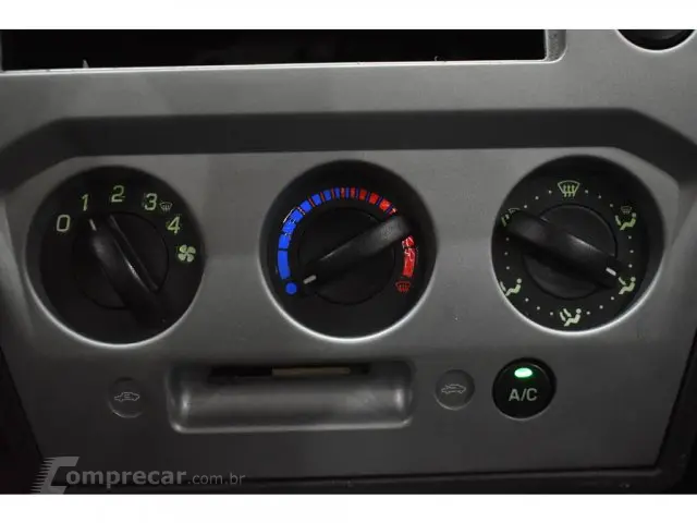 FIESTA SEDAN - 1.6 ROCAM SEDAN 8V 4P MANUAL